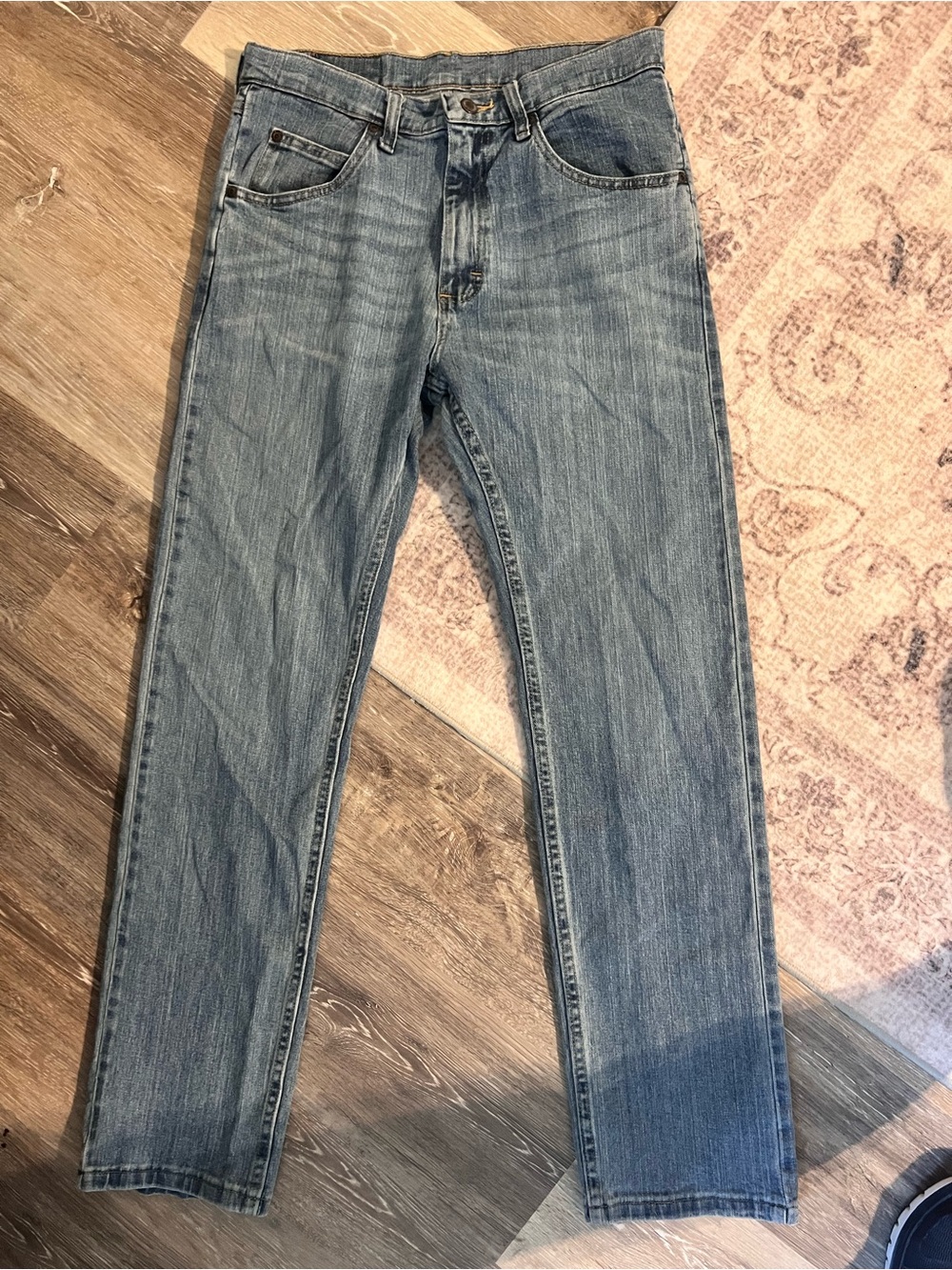 Wrangler Men's Straight Jeans in Light Wash Blue
